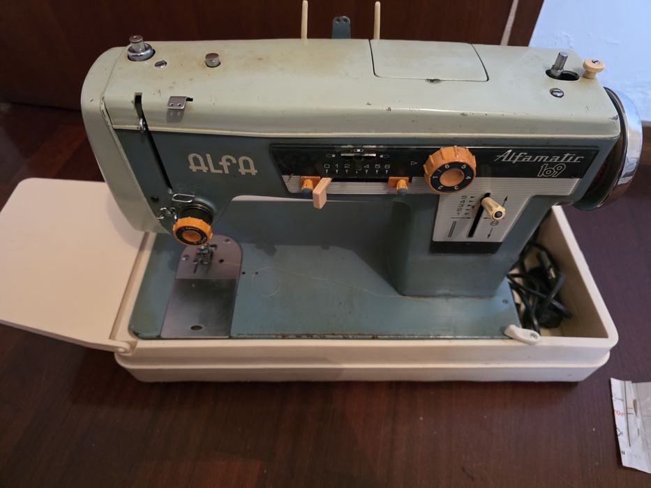 Maquina de costura Alfa 109 portátil
