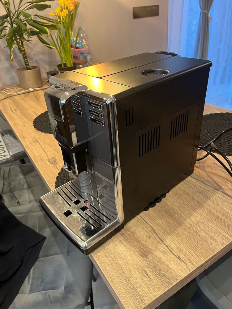 Sprzedam ekspres do kawy Philips Lattego