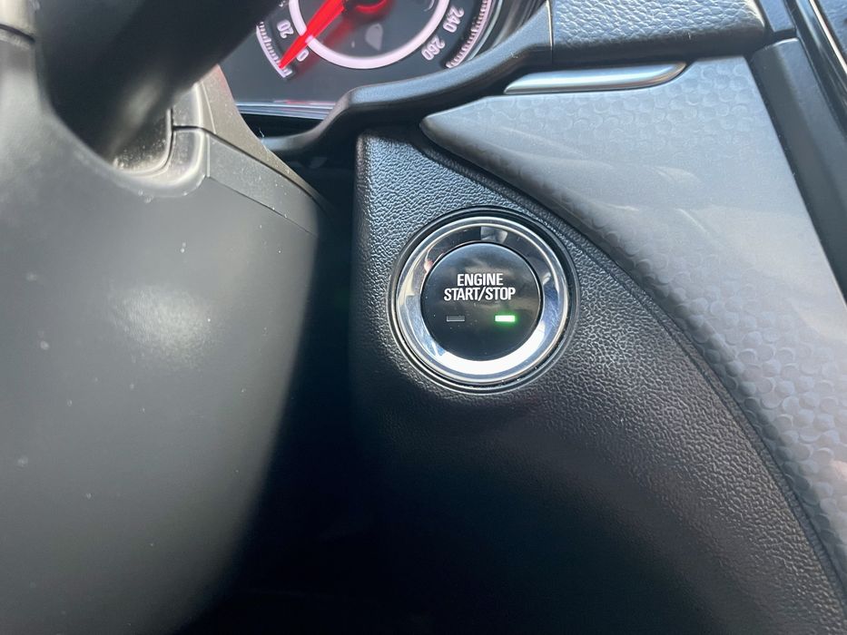 Авто опель інсігнія Opel Insignia 2015