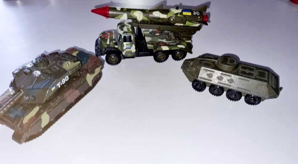 Игрушки военной тематики, танк