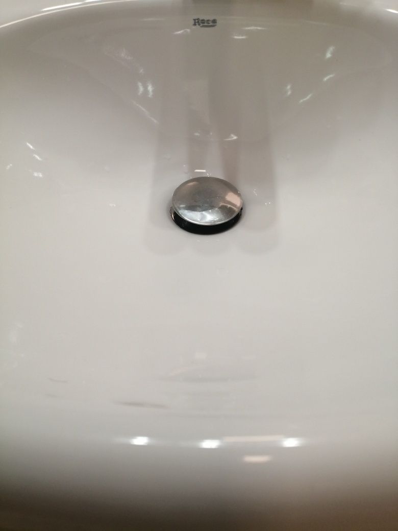 Lavatório de encastrar e móvel de wc