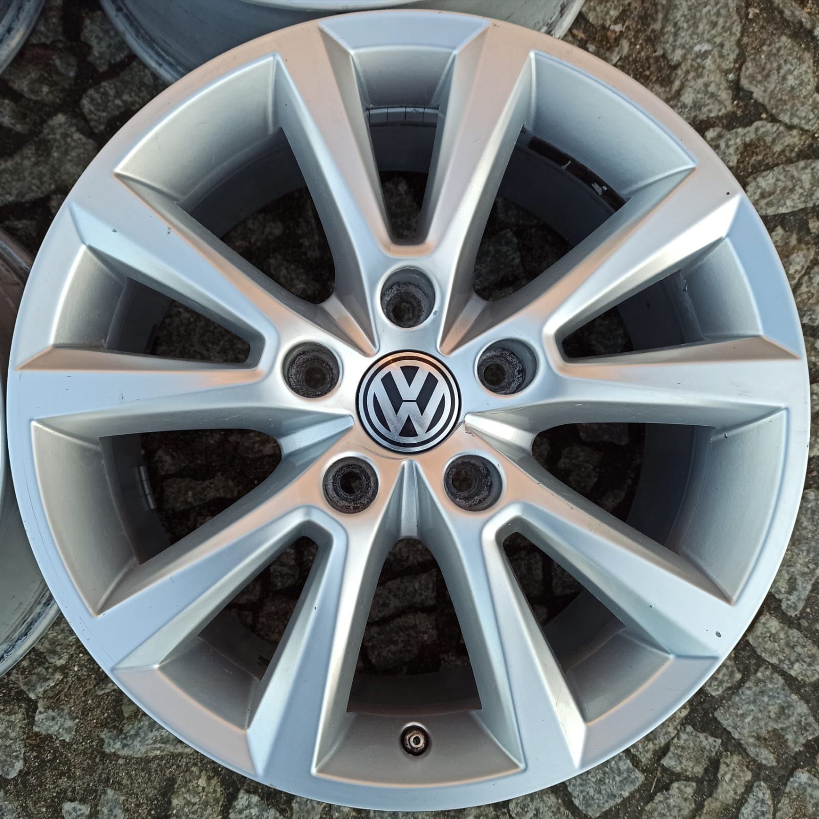 Felgi aluminiowe Volkswagen Touareg 8Jx18 ET53 5x130 7P6