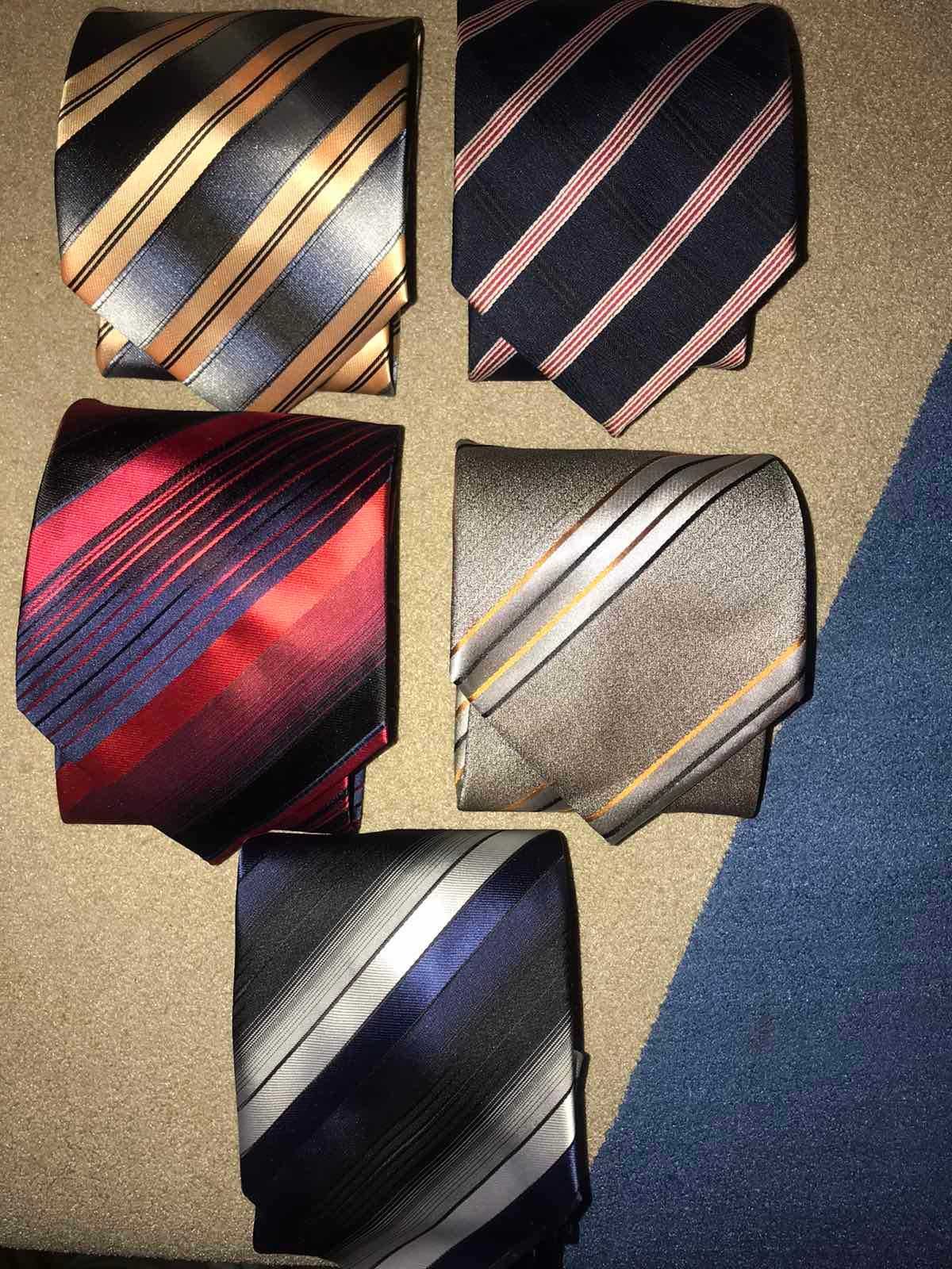 Коллекция брендовых галстуков 16 шт.