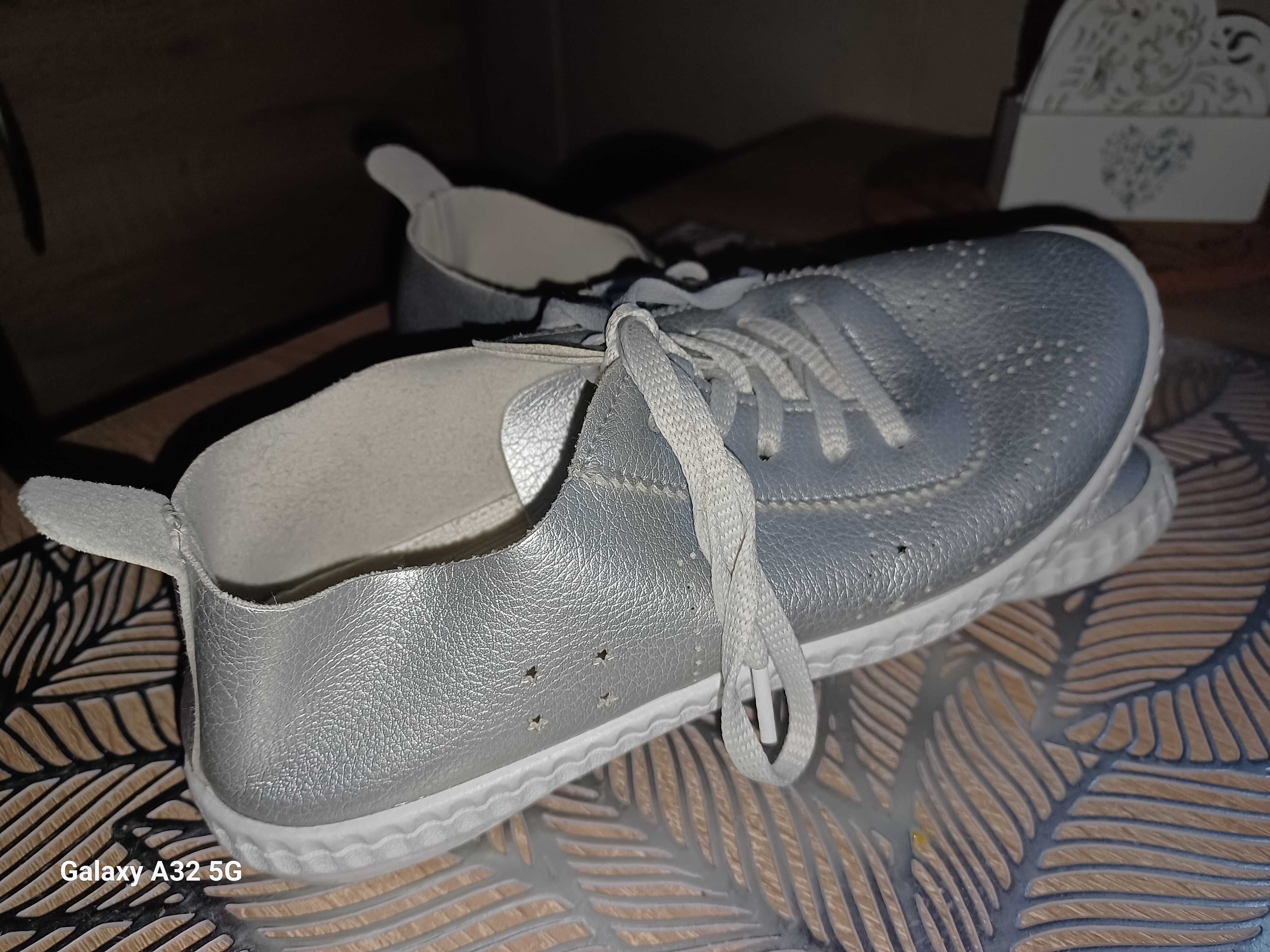 Buty tenisówki skórzane dla dziewczynki rozm 35