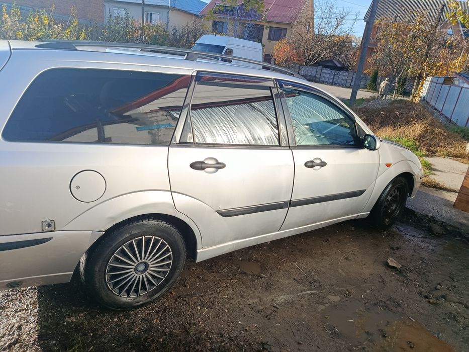 Форд фокус 1  покоління