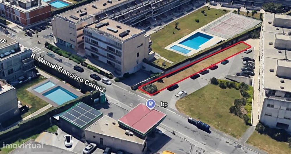 Terreno para construção de (16) garagens em Lavra