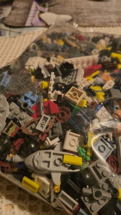 Lego mix 1 kg dużo minifigurek