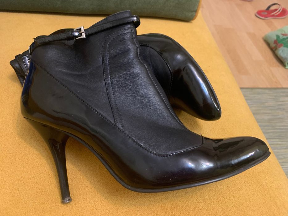 Жіночі шкіряні ботильйони