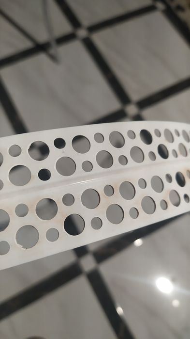 Уголок ПВХ універсальний