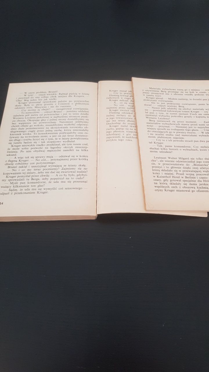 Follett klatka orłów książka