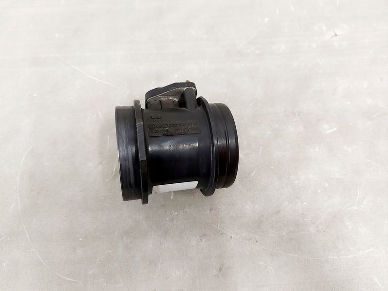 AUDI A4 B6 3.0 V6 PRZEPŁYWOMIERZ POWIETRZA