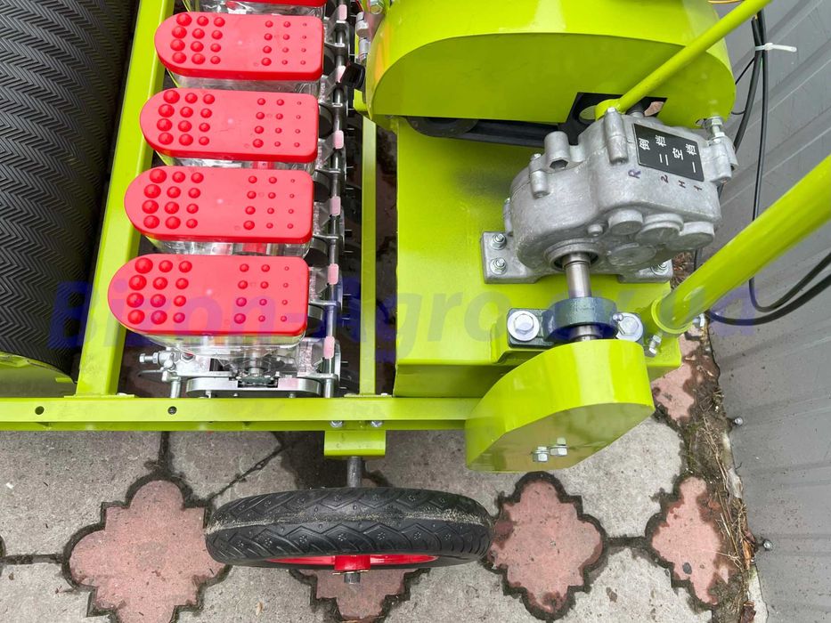 Сівалка овочева Самохідна 12-ти рядна (СО-12Д)