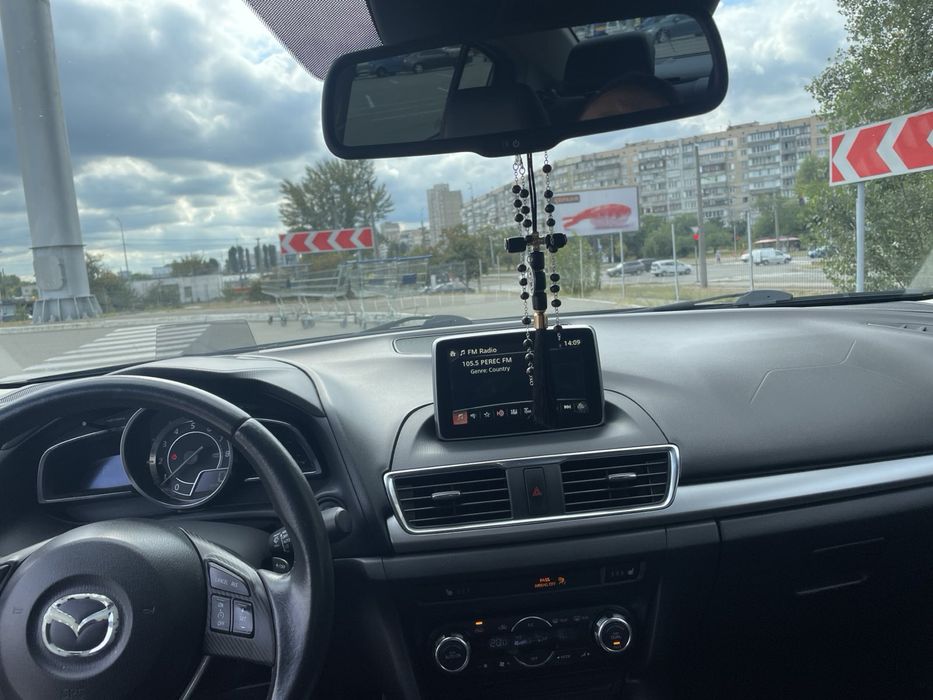 Продам авто Mazda 3 2,5