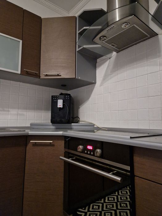 Meble kuchenne  zestaw z  piekarnikiem, płytą, okapem i zlewozmywakiem