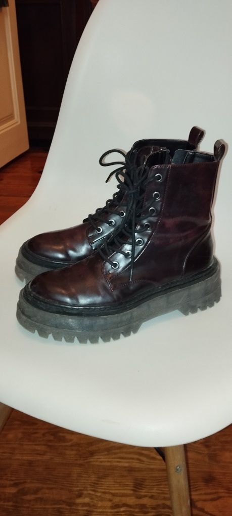 Bota estilo militar