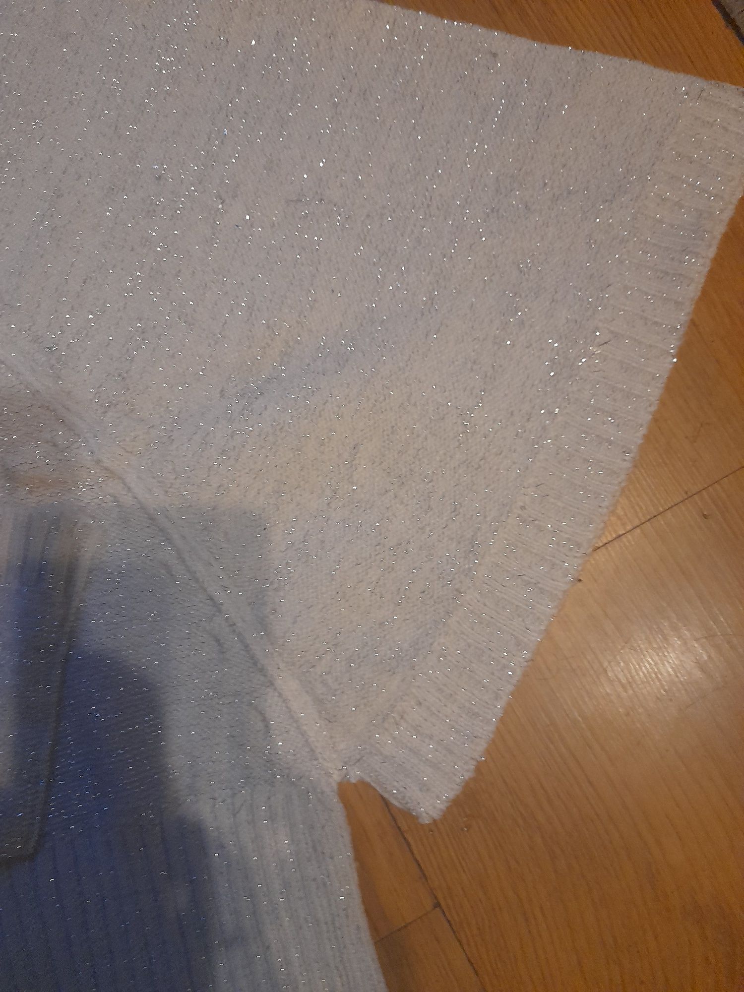 Nowy sweter ponczo z kapturem  roz uni
