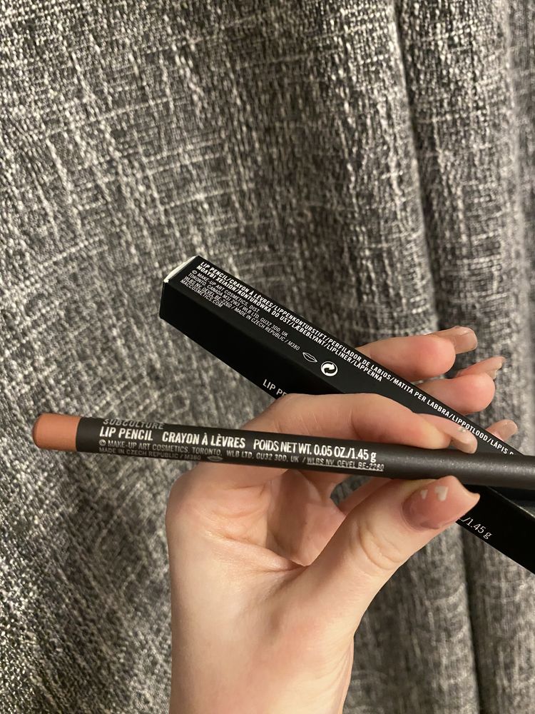 mac lip pencil crayon a levres олівець для губ оригінал