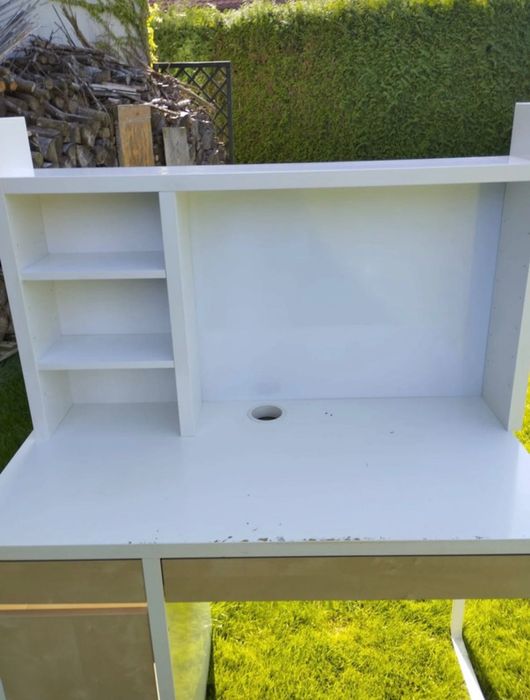 Biurko Micke Ikea z nadstawką