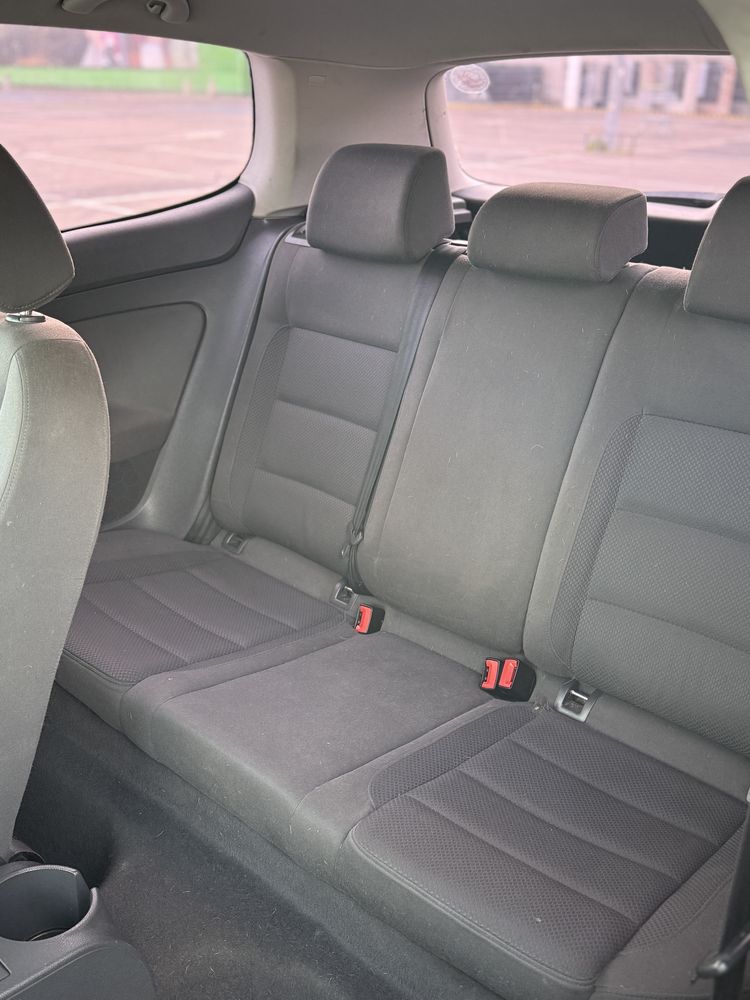 Volkswagen Golf 5 Stan Bardzo Dobry!! Bez korozji !! 1.6 beznyna