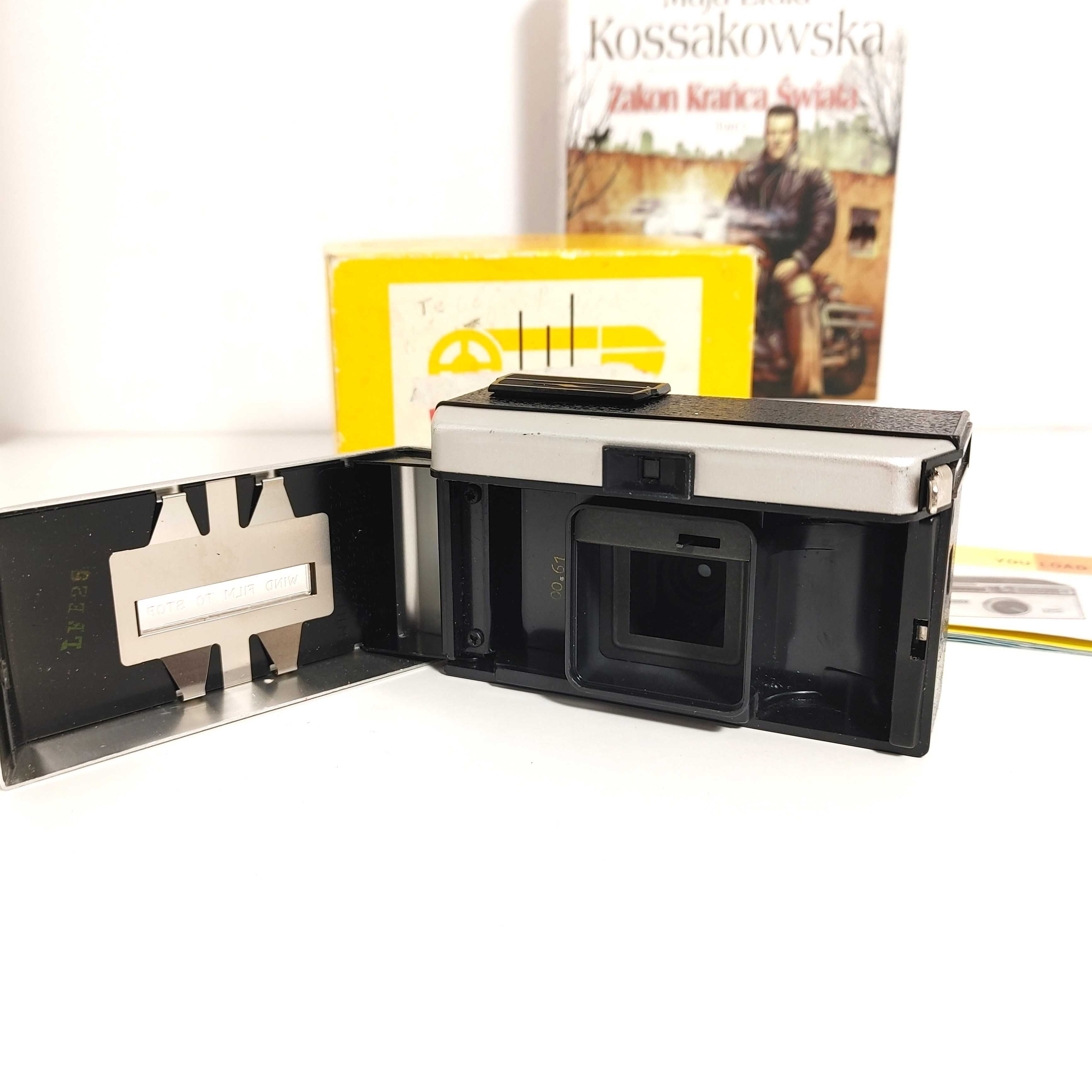 Ładny zadbany aparat fotograficzny RETRO Kodak Instamatic 100 Pudełko