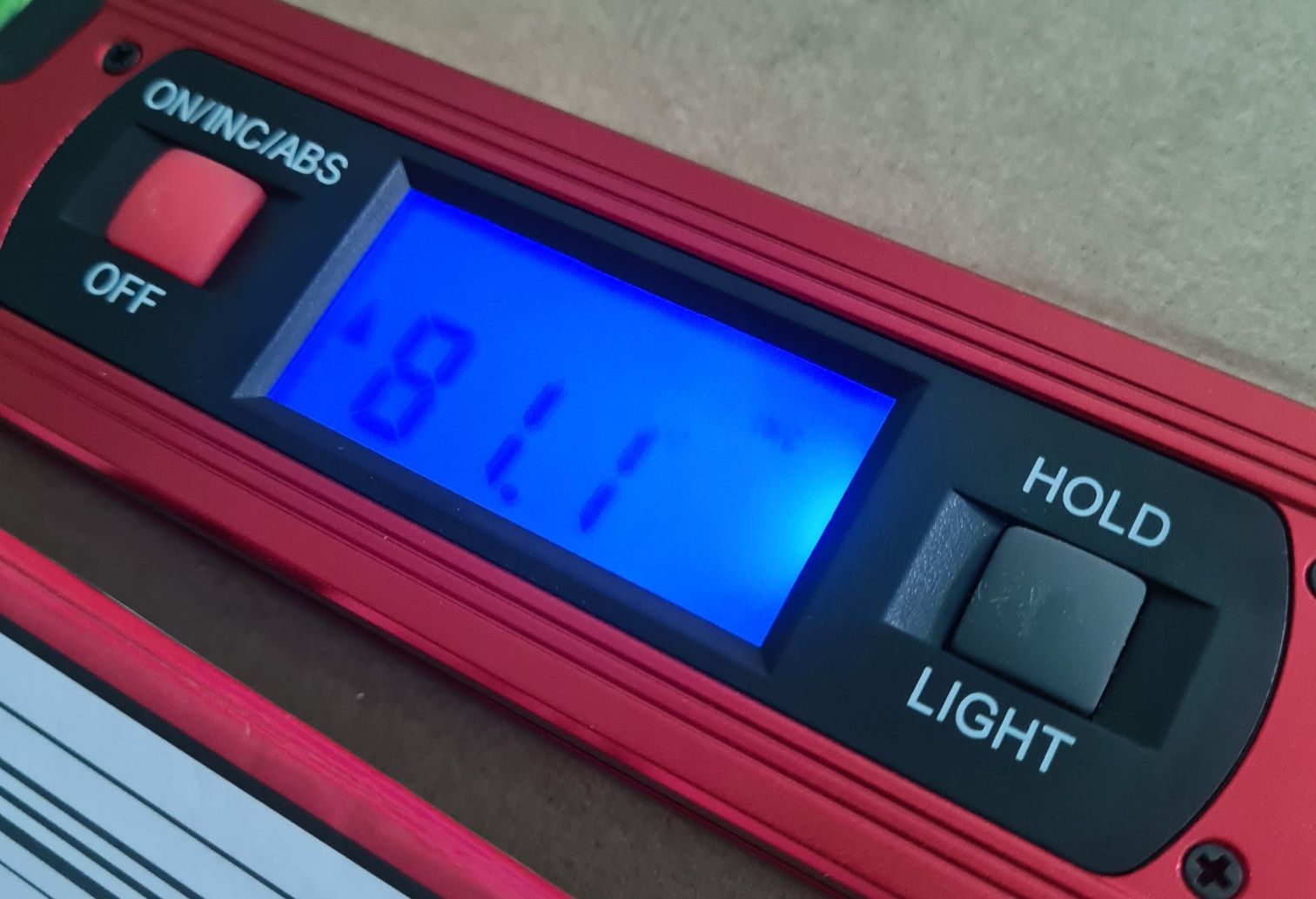 Poziomica elektroniczna 400 mm.