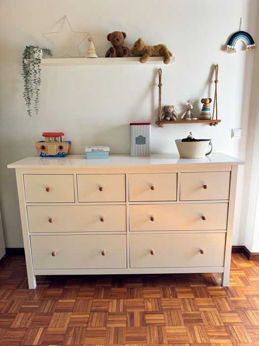 Cómoda Hemnes IKEA 8 gavetas