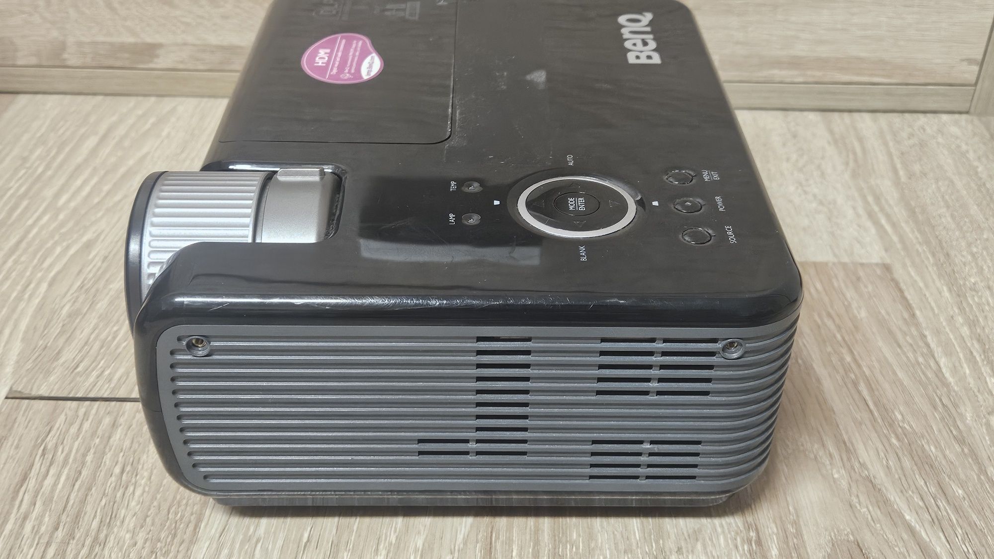 Projektor BenQ MX511