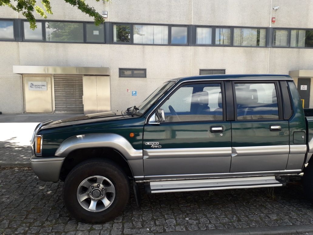 Cabine mitsubishi  l200 k34 em bom estado