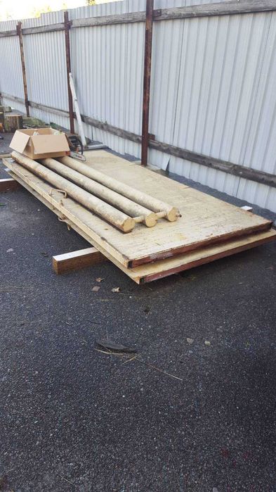 ворота гаражні обшиті бляхою із двох сторін.Професійно виготовлені