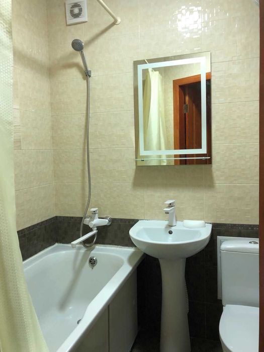 Здам 1 кімнатну квартиру центр 2-ий поверх цегляний будинок