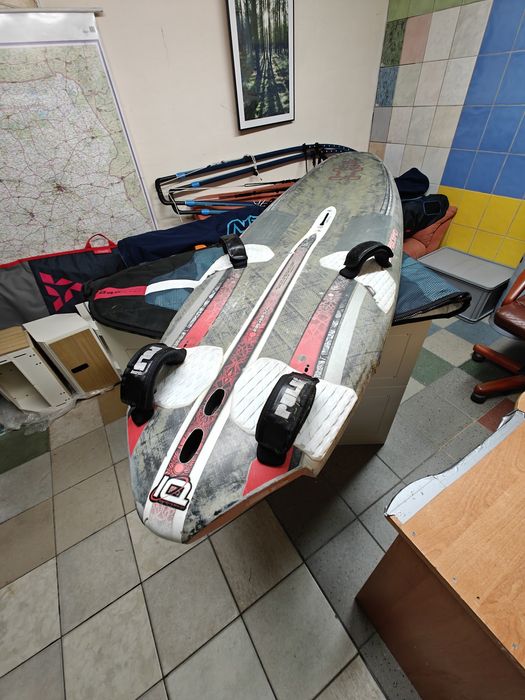 Starboard isonic 107 l 68.5 cm szerokość