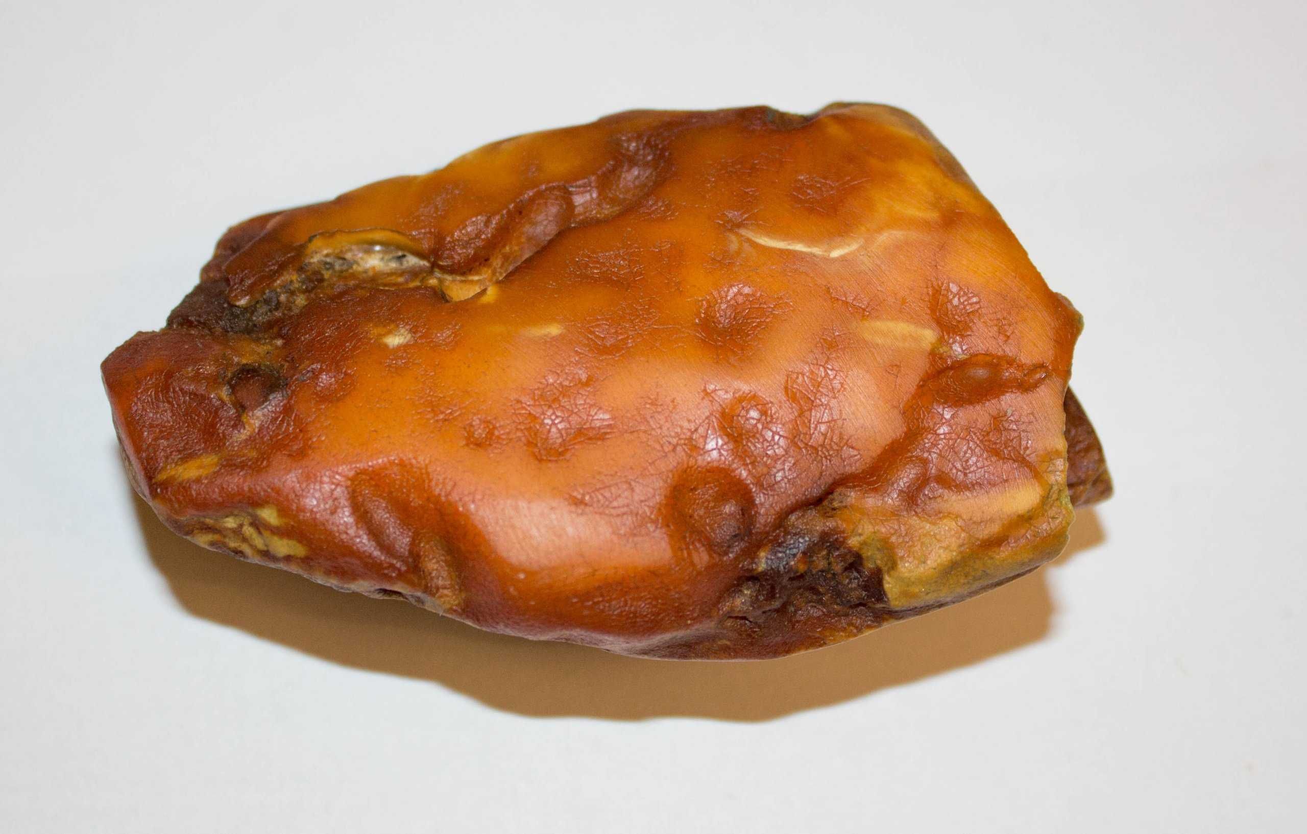 Wyjątkowy biało-kościano-przeźroczysty bursztyn ukraiński (95 g)
