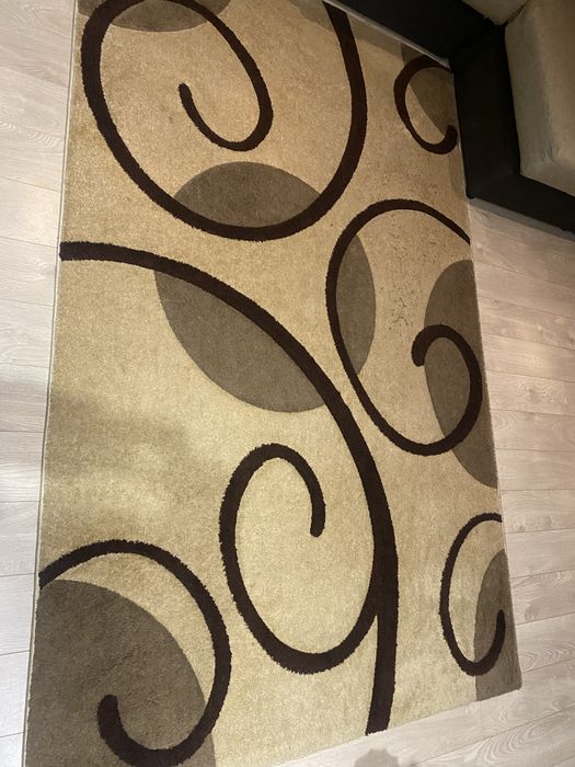 Палас 150/230 б/у в хорошем состоянии