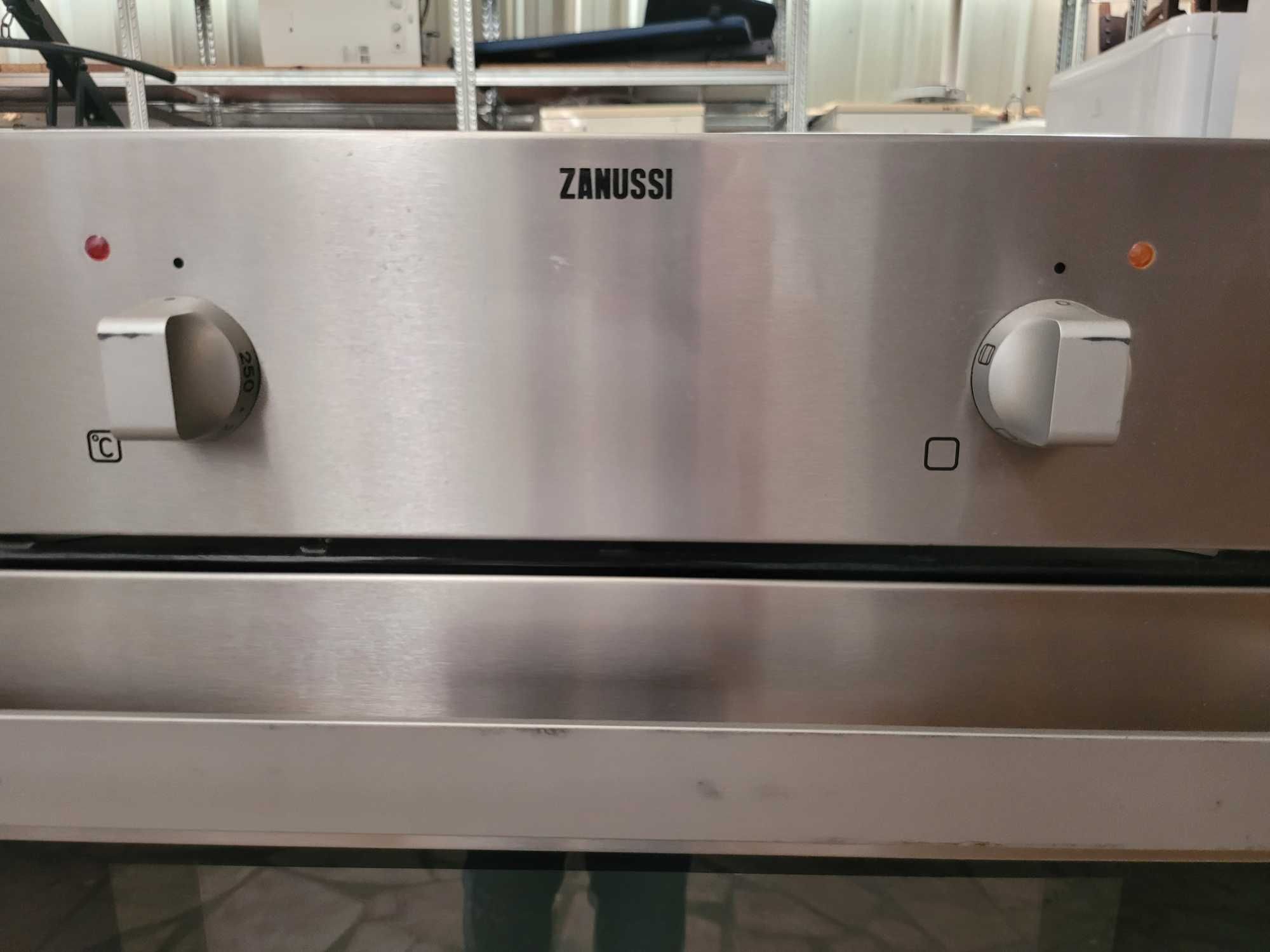 Fornos elétricos de marca Zanussi de encastrar - Quase sem uso