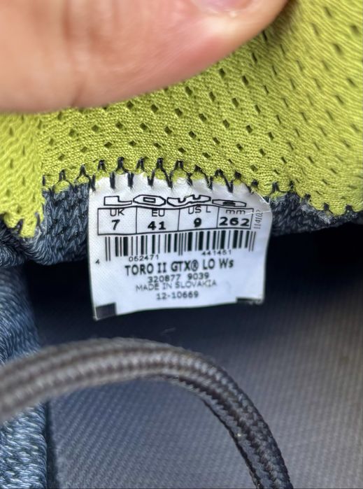 Кросівки Lowa Gore-Tex