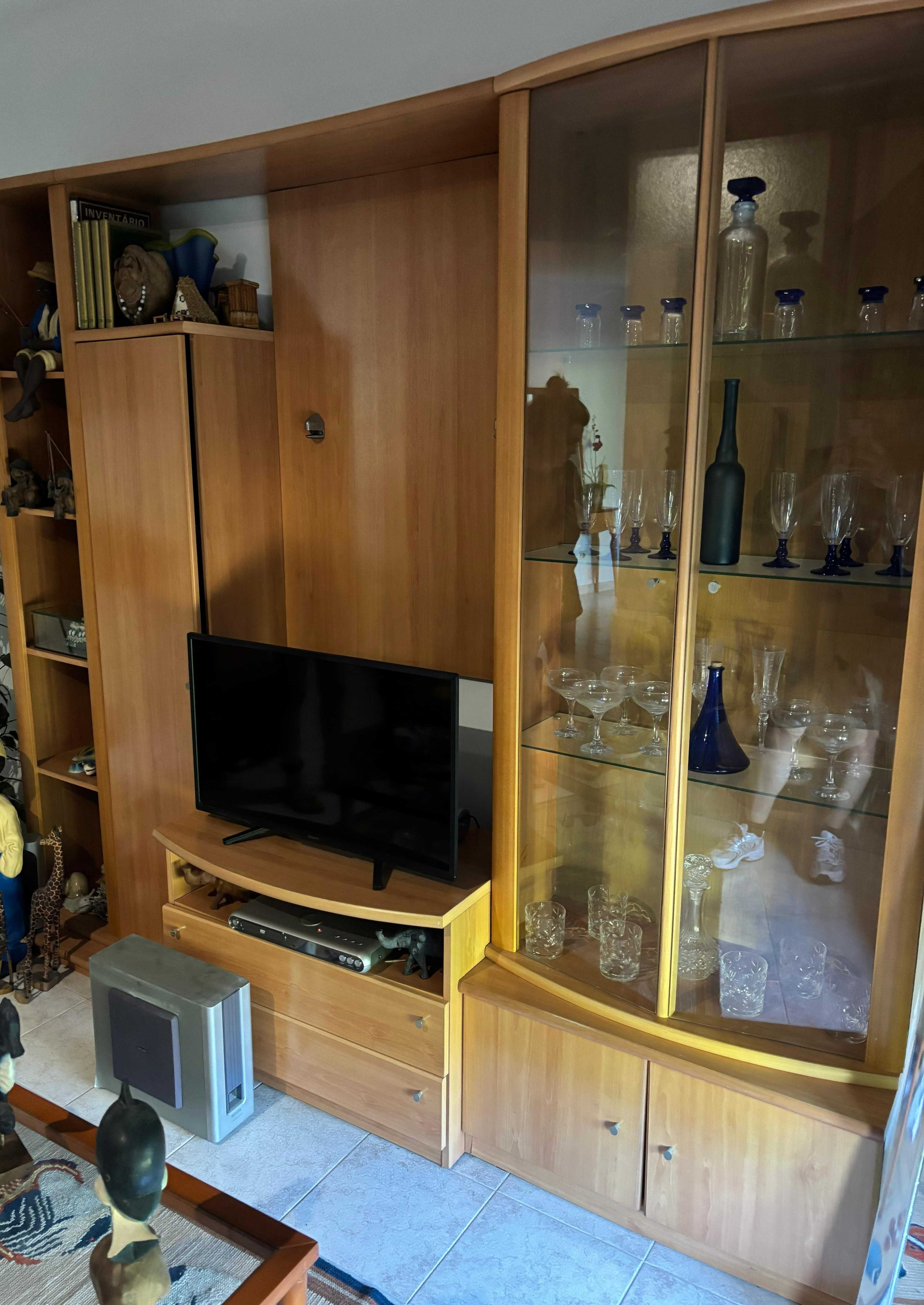 Móvel de Sala em Madeira