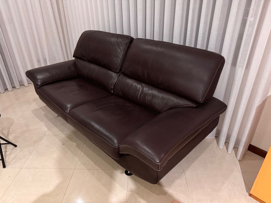 Sofá de Pele Semi-novo