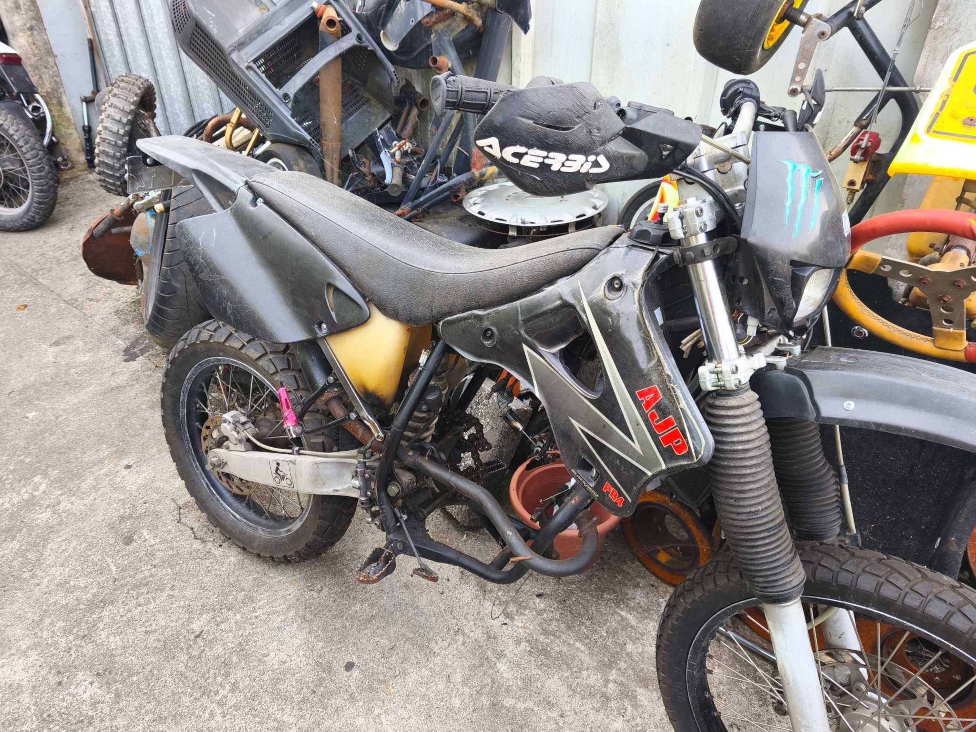 Vendo moto ajp 125