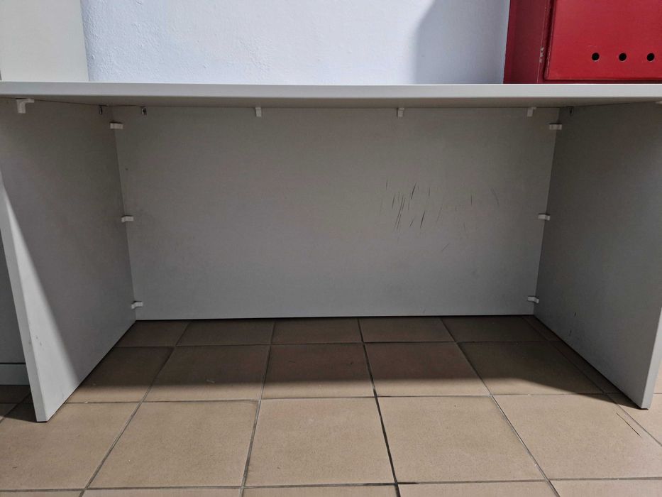 Solidne biurko do pracy, nauki wykonane na wymiar, kolor złamana biel