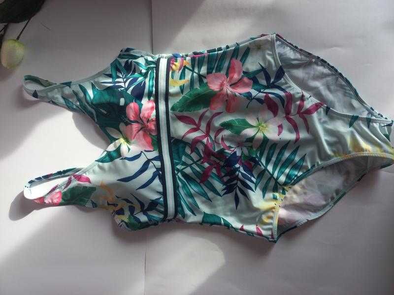 Суцільний купальник 46 розмір новий