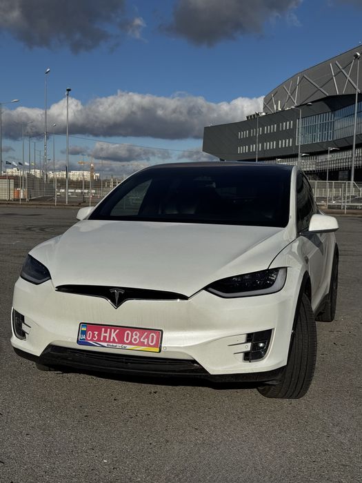 Tesla Model X 2020