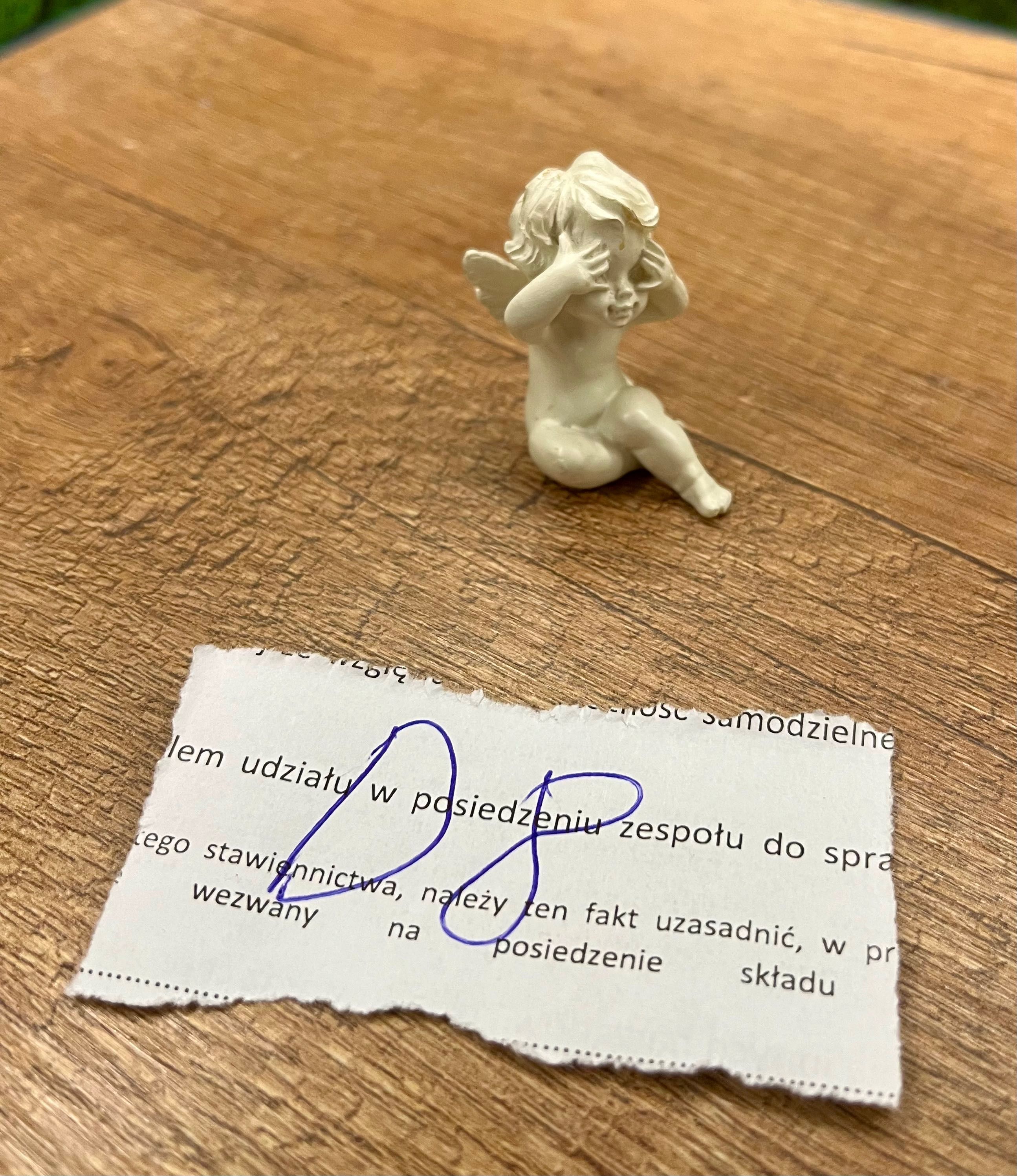 Francuska Porcelanowa figurka z aniołkiem super