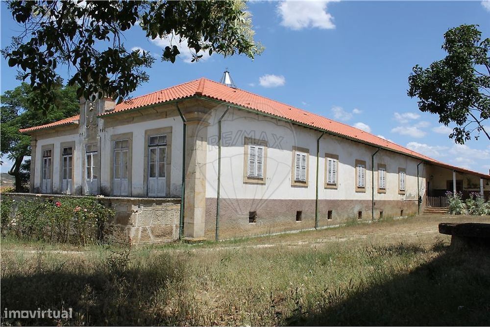 Moradia T7 para venda