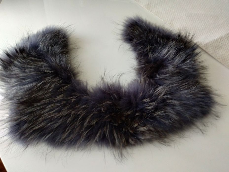 Kołnierz z naturalnego futra jenota