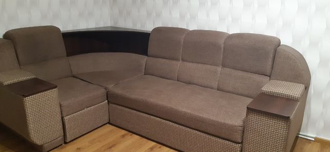 Угловой диван продам