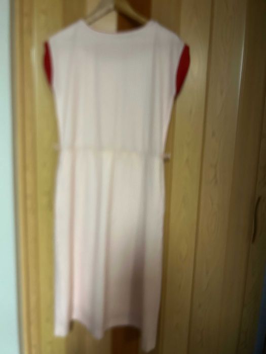 sukienka w czerwone paski  rozm 38