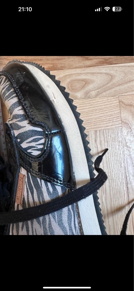 Super wygodne buty z motywem zebra i korkową wkładką