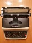 Máquina de Escrever Olivetti Studio 44