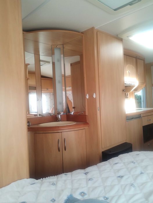Przyczepa Hobby 560 KMFE 6 osób łóżko piętrowe