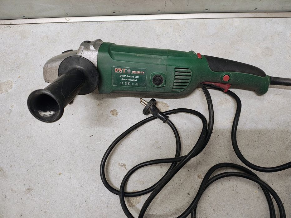 polerka kątowa DWT 1300W regulacja